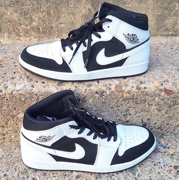 air jordan 1 retro mid tuxedo